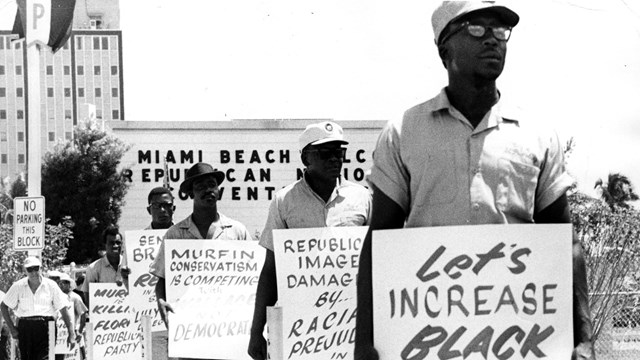 B&W image of protestors in Miami Beach, FL (1968) 