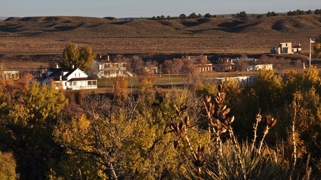 Exhibits and a virtual tour of Fort Laramie National Historic Site. The tour includes narration.