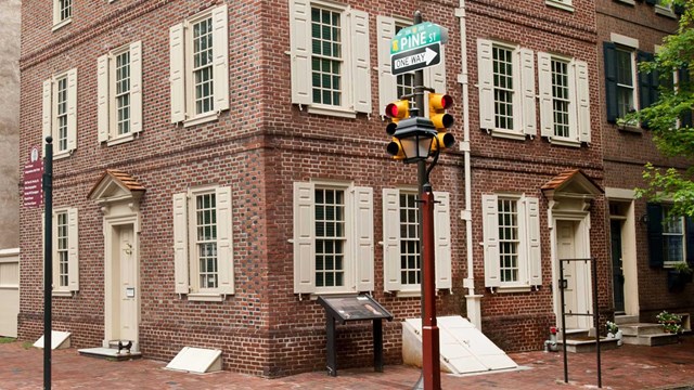 Close up of the Thaddeus Kosciuszko house a brick building at 3rd and Pine.