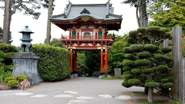 Gate of a Japanese-style tea house 