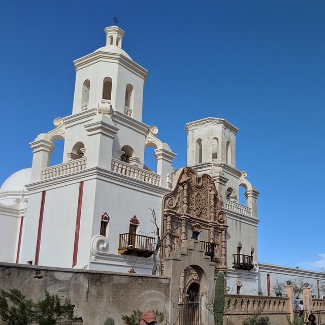 Spanish Mission in AZ, Photo by Mds08011 CC BY-SA 4.0