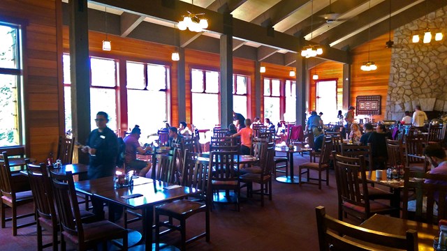 Wuksachi Lodge's dining room