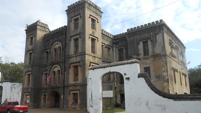 Photo of the Old Jail. 