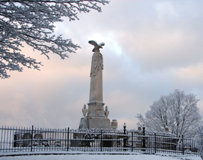 monument-sunrise-snow