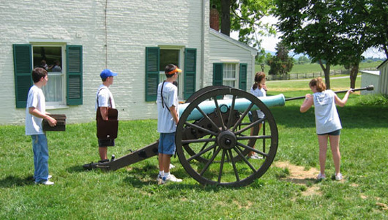 Students take part in Cannoneers program