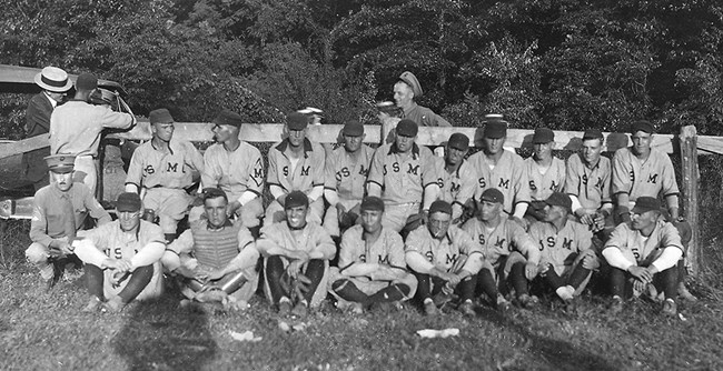 The Marine Corps Baseball Team poses for a photograph.
