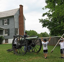 So, just how big was a Civil War cannon?