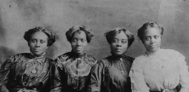 Eva Carroll Monroe (second from right) with her sisters