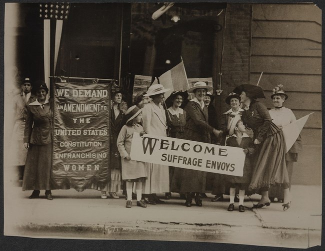 Suffrage Envoys from San Francisco greeted in NJ (Library of Congress)