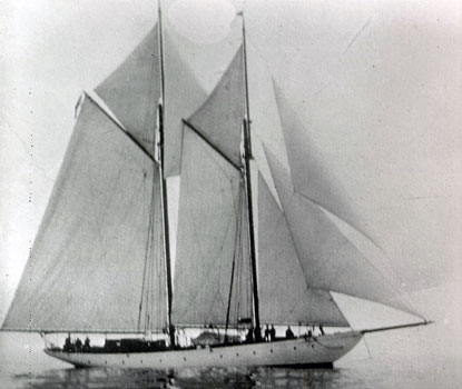<i>Mandalay</i> under sail