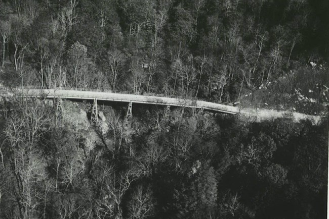 Black and white photo of Linn Cove Viaduct construction in 1979