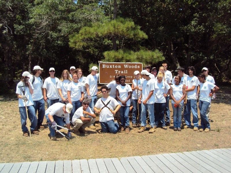 Image of Youth Conservation Corps group at the Buxton Woods Trailhead
