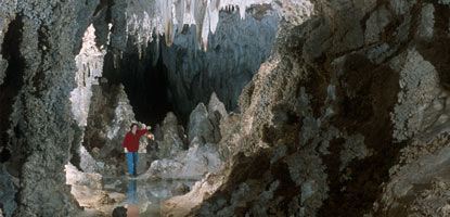The Left Hand Tunnel Tour in Carlsbad Cavern is a lantern tour.