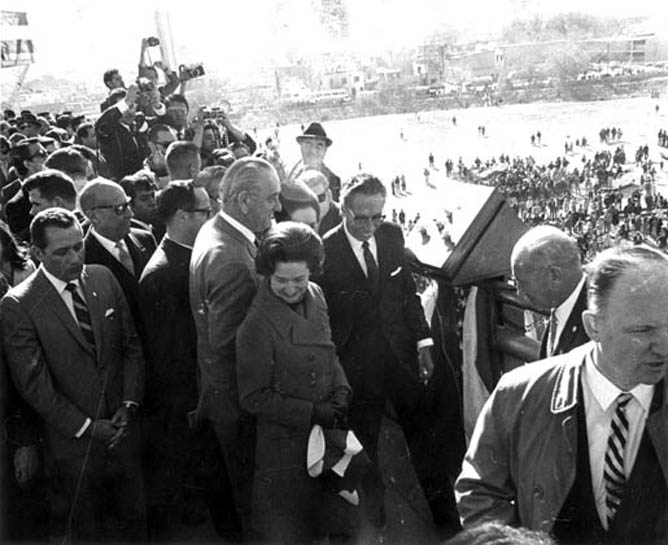 Presidents LBJ and Díaz Ordaz with the black box