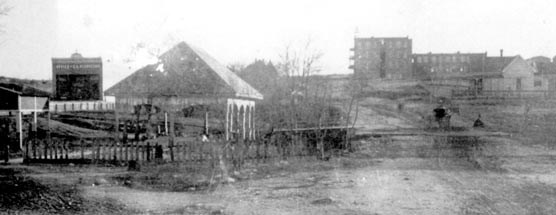 1905 black and white picture of Sulphur, OK showing Pavilion Springs and the Bland Hotel.