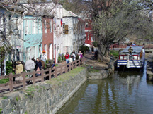 Photo Georgetown canal boat locking through lock 4