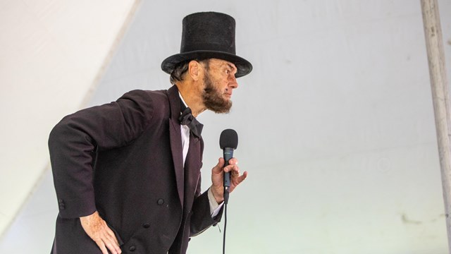 Lincoln living historian