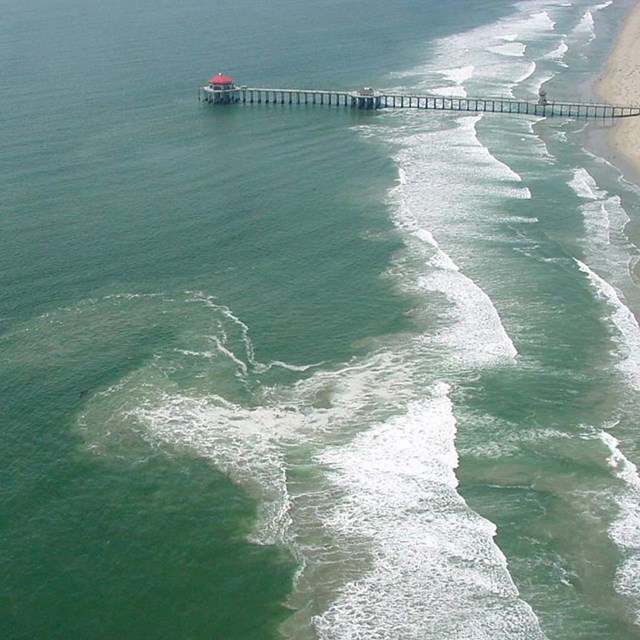 breaking waves and rip current