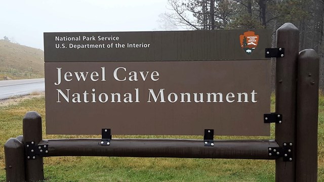Jewel Cave entrance sign