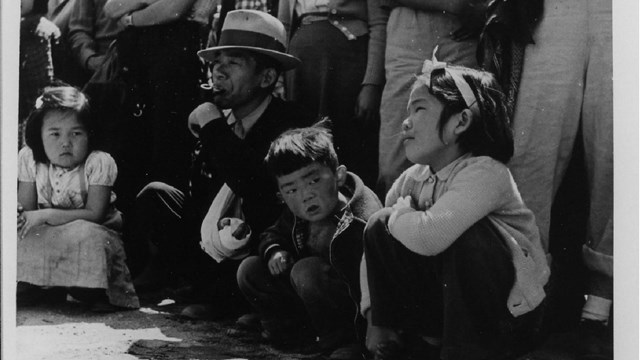 Historic photo of a crowd at a baseball game