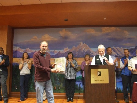 Fire Management Officer John Thornburg Accepts Award for Saguaro National Park