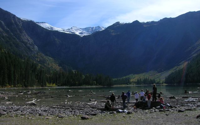 Earth science field trip on the Avalanche Lake Trail