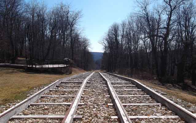 Tracks going down Incline Plane #6
