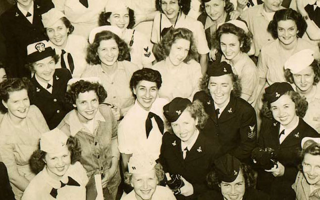 WAVES displaying objects associated with their jobs, NAS New York, 1945