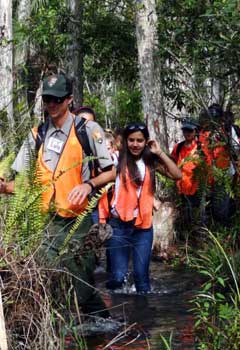swamp walkin' swamp walkin'