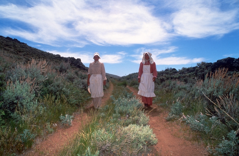 pioneers on Goodales Cutoff (reenactment)