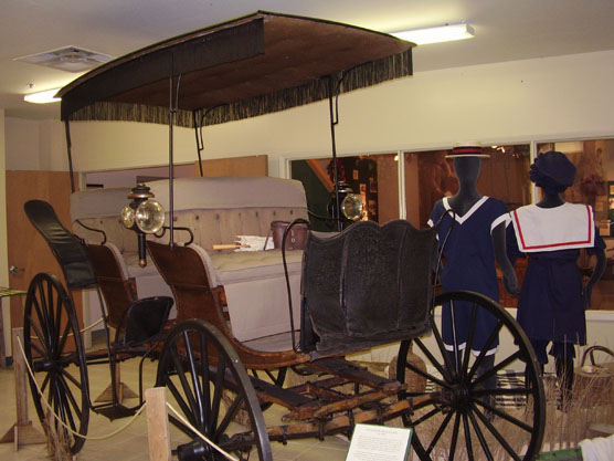 Glens Falls Buckboard Surrey, c 1900
Built by the Griffith & Leland Co of Glens Falls, NY, it was often used as a touring vehicle.
