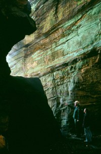 _ranger_with_visitor_at_Ledges_Tom_Jones