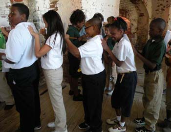 Fifth graders on a field trip to Fort Pulaski.