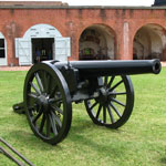 Click to see Fort Pulaski's 30-pounder Parrott Rifle being fired