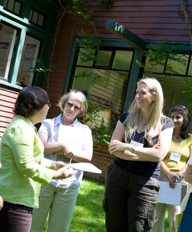 Participants in a 2009 Teacher Institute listening to a presentation