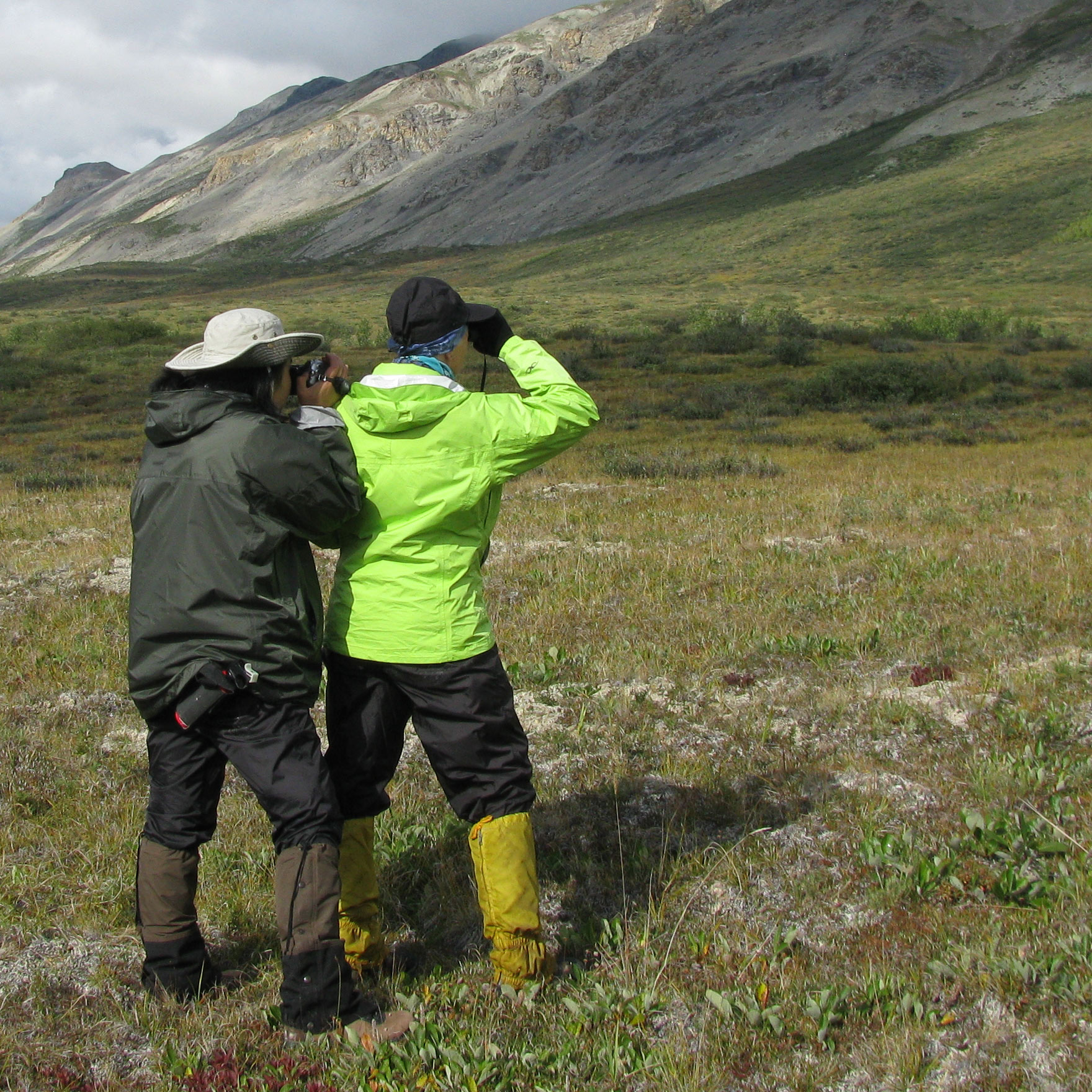 2009 Artist in Residence Jing Zhou uses fellow artist Robyn Peterson as a tripod for her camera.