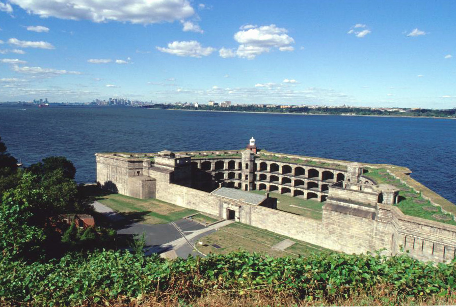 This year, festivities for Treasure Your Island will take placeat Fort Wadsworth, home of historic Battery Weed.