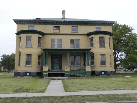 Building 27 is located within Fort Hanock National Historic Landmark District, a part of Gateway National Recreation Area