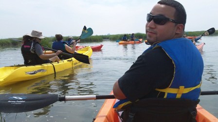 Tu Parque, Tu Salud interns enjoy a day of kayaking in Jamaica Bay.