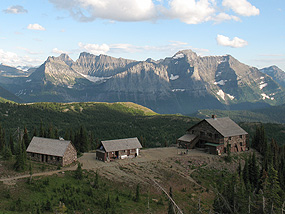 Picture of Granite Park Chalet in the evening.