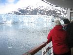 Cruise visitors enjoying the ice