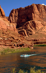 Smooth-water raft trip above Lees Ferry