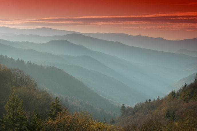 Overlooks along highway US-441 and the Clingmans Dome Road are excellent spots to enjoy sunrises and sunsets.