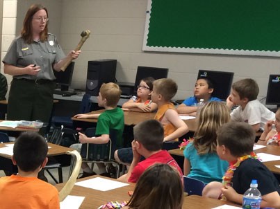 A ranger from Hopwell Culture NHP visits with a class