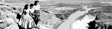 1950s photograph of Mexican girls overlooking the Rio Grande