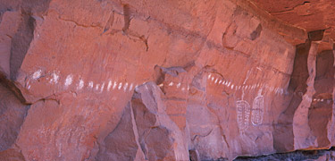Rock art at Peekaboo Arch