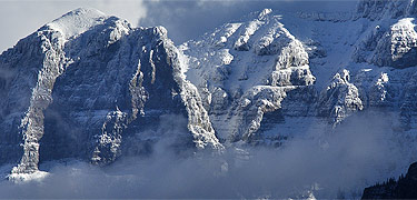 Glacier's snowy mountains