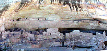 A view of Long House from overlook on Wetherill Mesa