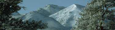 a photo of snow in the mountains