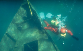 Diver descends on the America Diver descends on the America